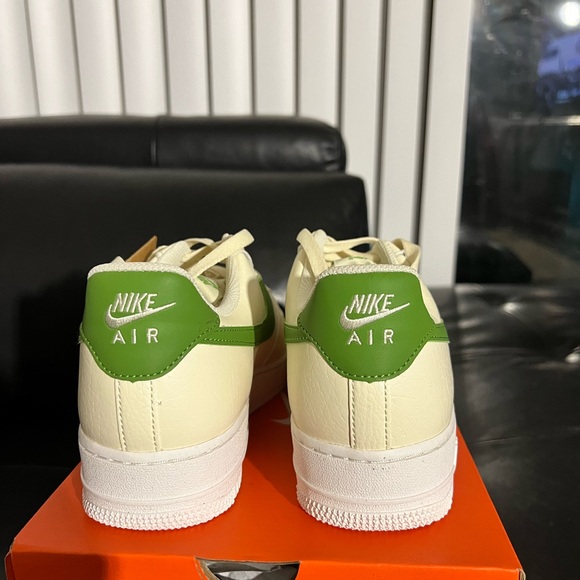 These are a woman’s Air Force One size 9 1/2 women’s eight men’s - Picture 2 of 5